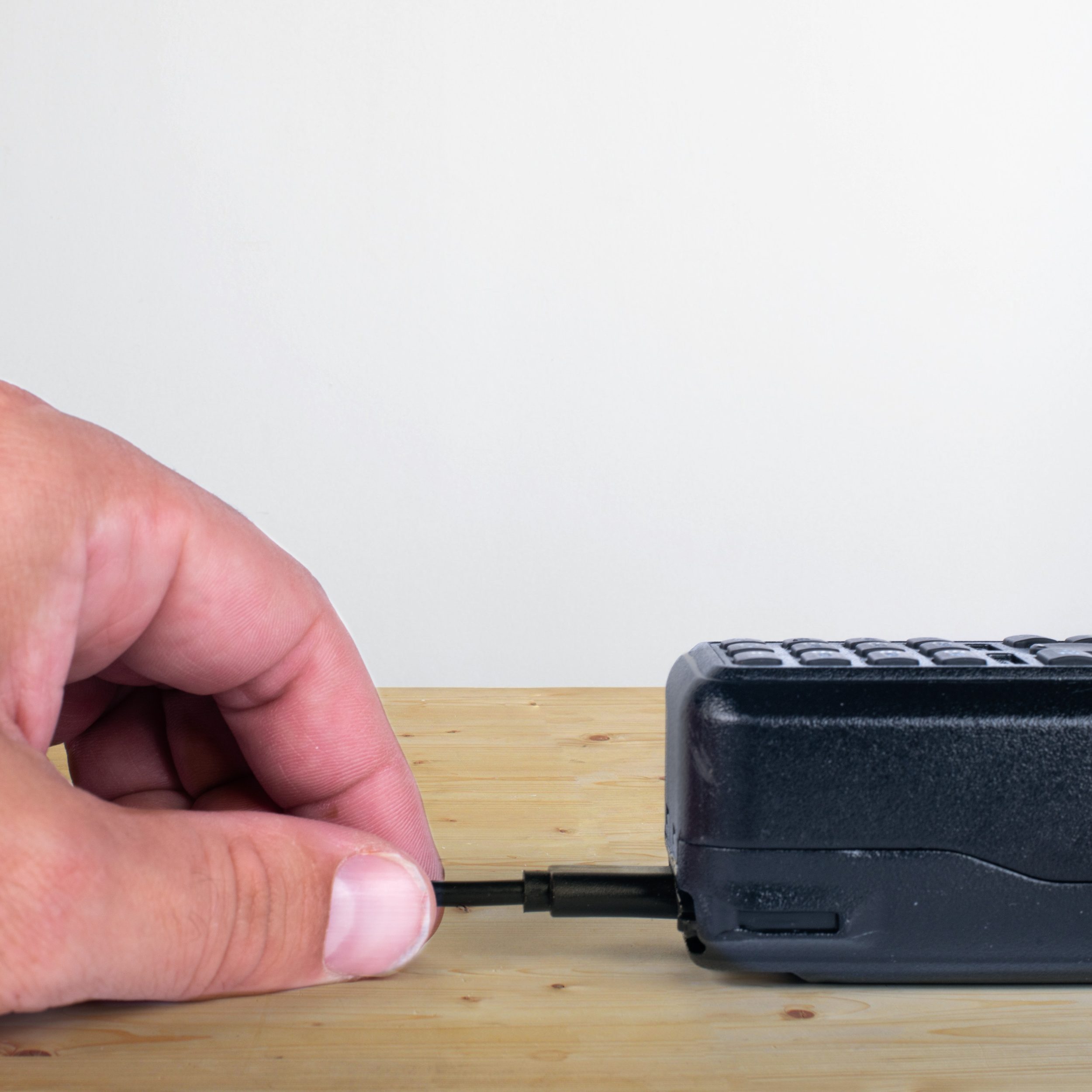 QB-44HL 3100mAh USB-C Battery + Belt Clip - Image 3